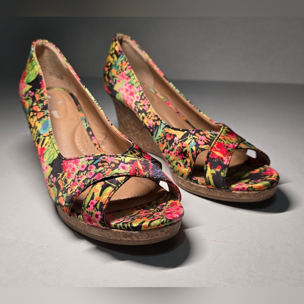 7.5 Dexflex Comfort Floral Wedge Peep-Toe Women's Shoes In Excellent Condition - Picture 7 of 9